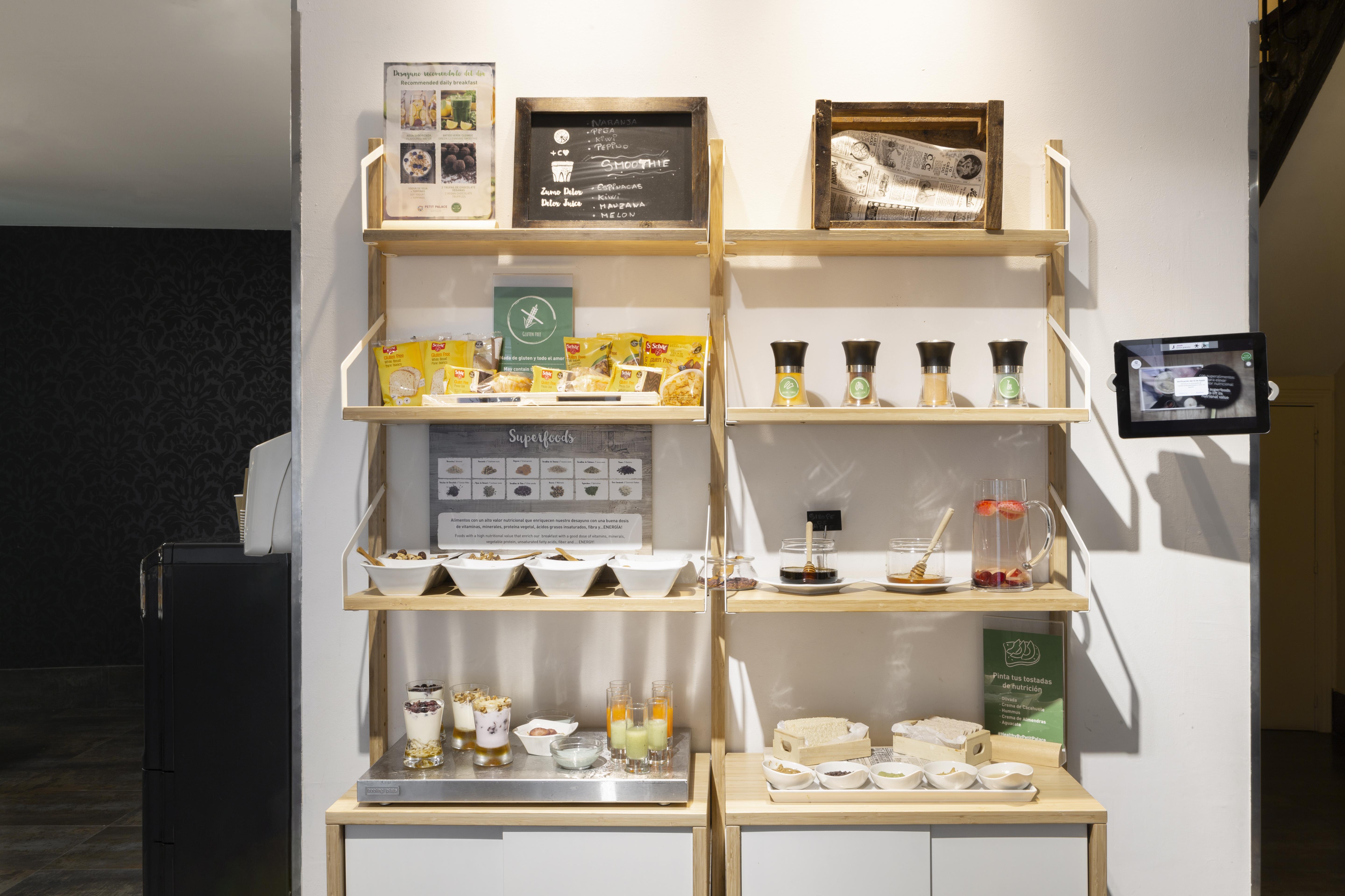 Petit Palace Plaza Espana Madrid Ngoại thất bức ảnh